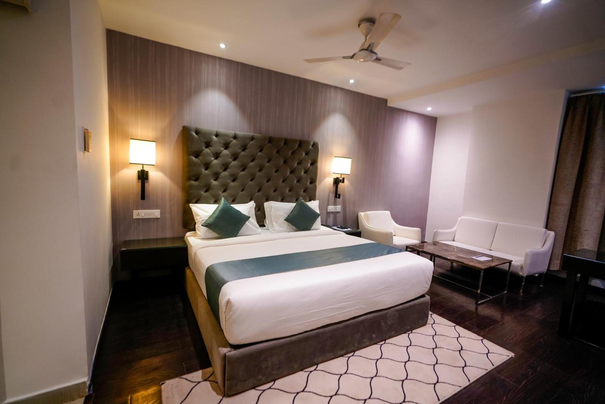 Hotel Deccan Serai, Hitec City, Hyderabad Esterno foto