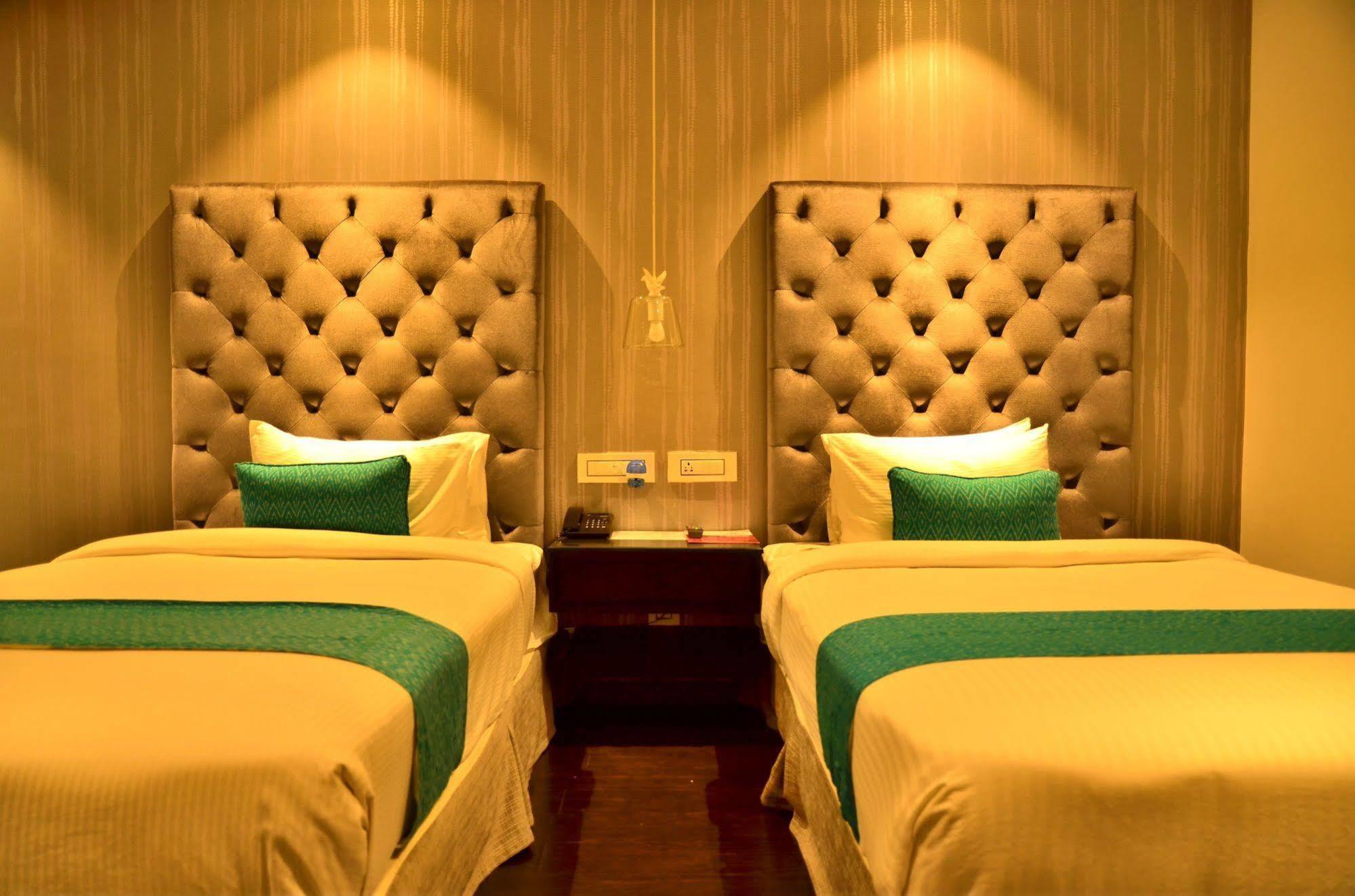 Hotel Deccan Serai, Hitec City, Hyderabad Esterno foto